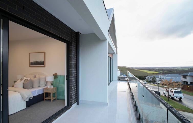 Modern House with Elegant View gallery image 2