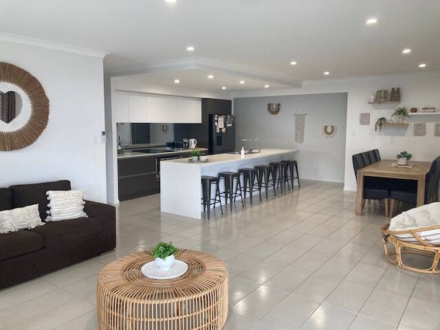 Spacious Beachside Retreat- Perfect for Families