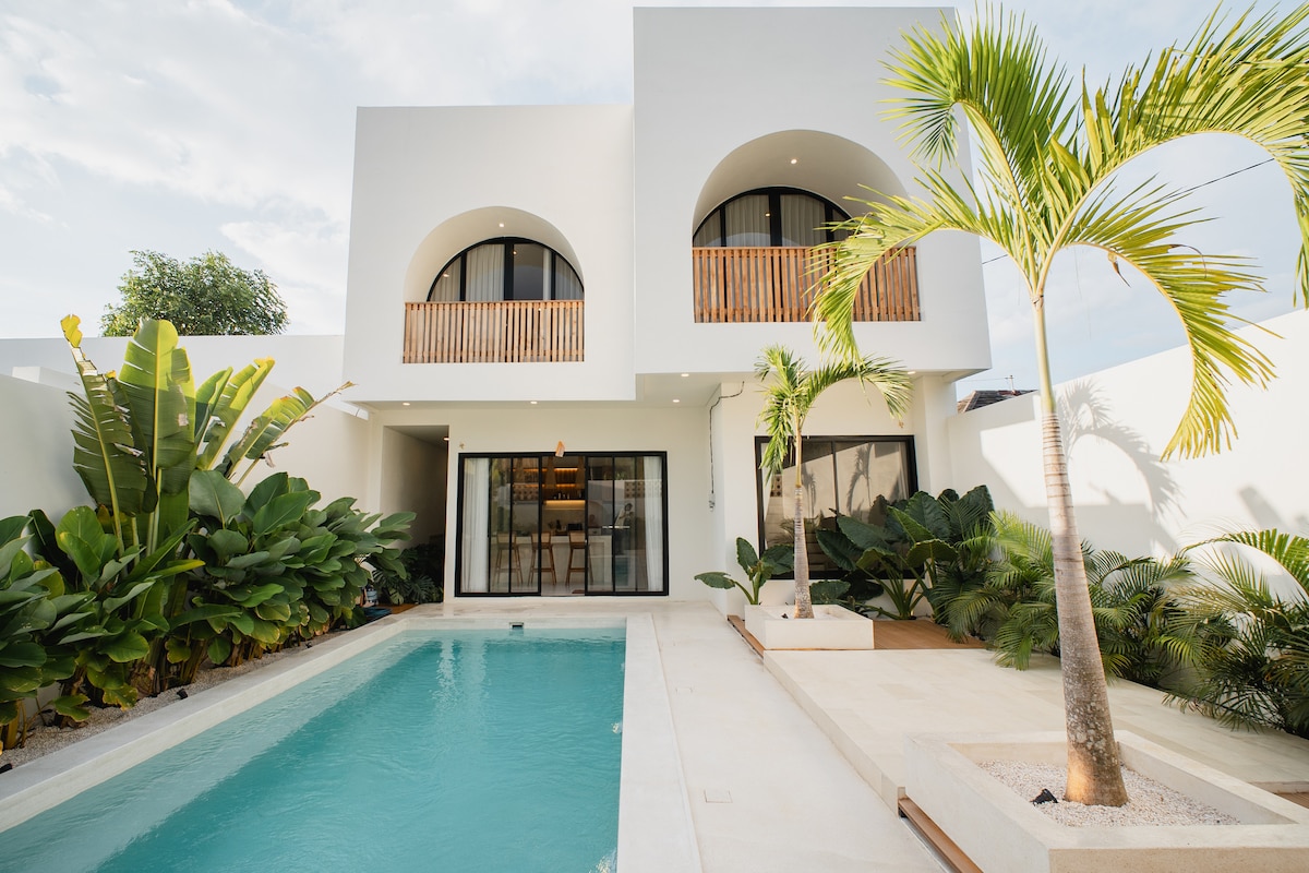 Grace Villa Lovina with Pool photo 2