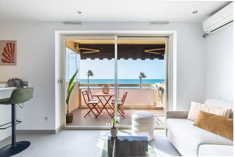 Sublime POP Apartment – Terrace on the seafront