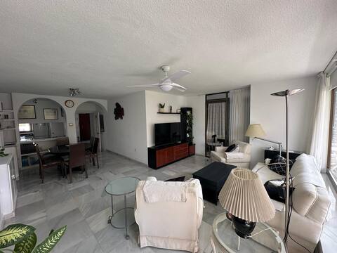 Airbnb con mejor rendimiento: An apartment with an ocean view en Torremolinos