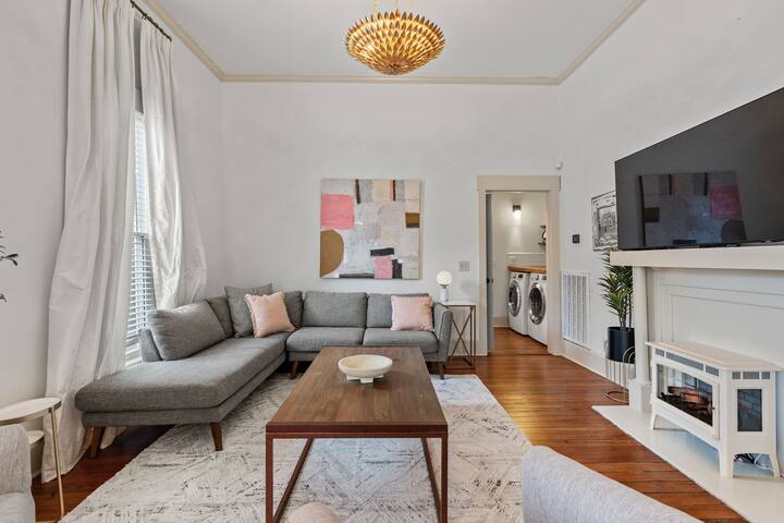 Large Home | Walk to 12 South W/Heated Pool! gallery image 4