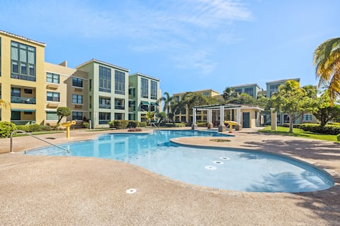 Luxury Beachfront Condo (Aquatika)wristband incld