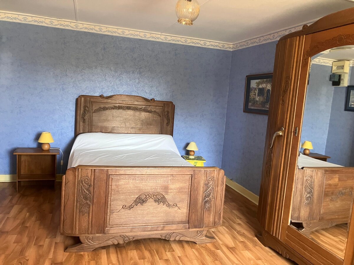 საძინებელი 1