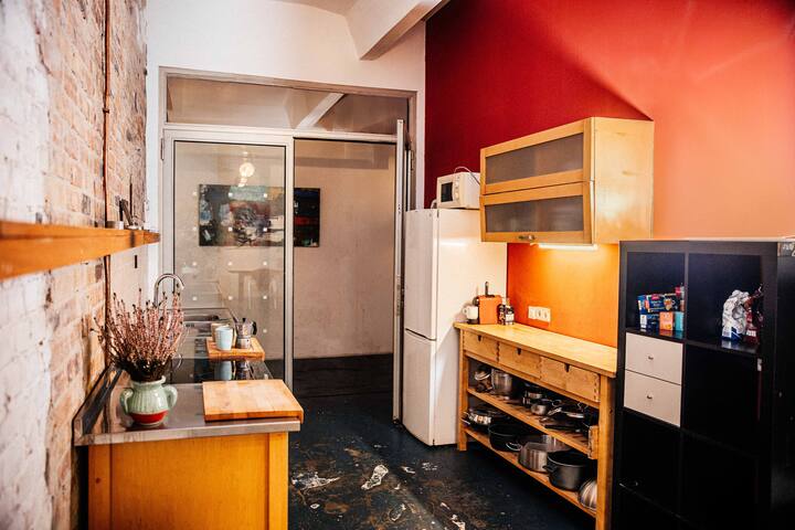 Unique 200 sqm loft for groups on the river! gallery image 4