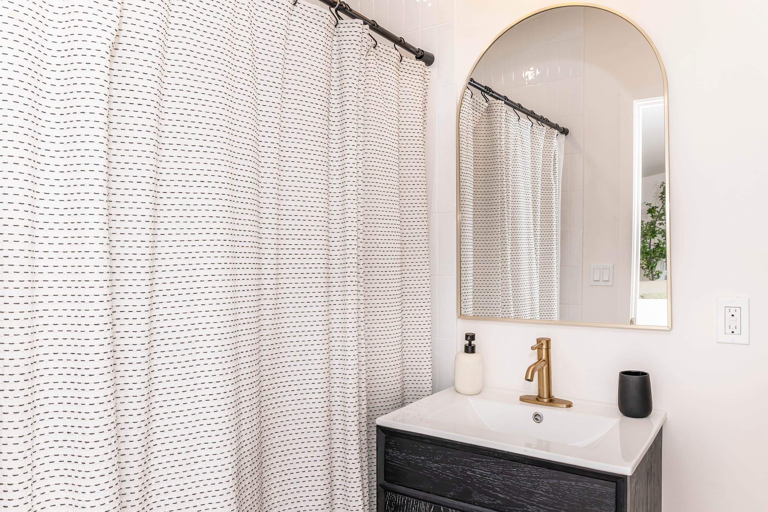 Rocky Point Beach Cottage - Photo 7