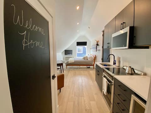 Top Airbnb: Loft Guesthouse in Denver in Cole