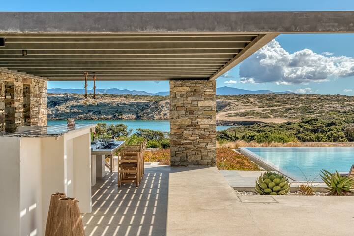 Amalthea Beachfront Luxury Villa – New on Airbnb gallery image 5