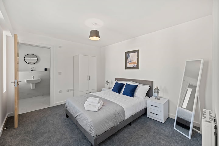Alexander House By Guestz - Stockport