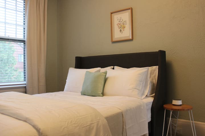 საძინებელი 1