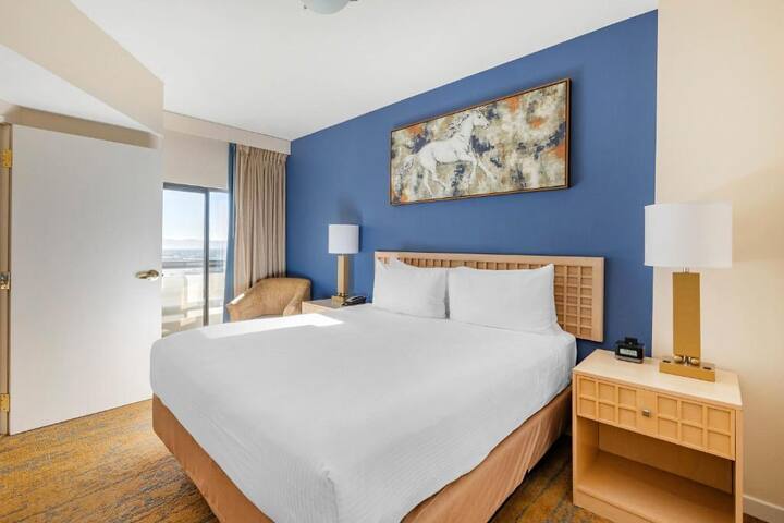 2bdrm | Polo Towers Vegas gallery image 3