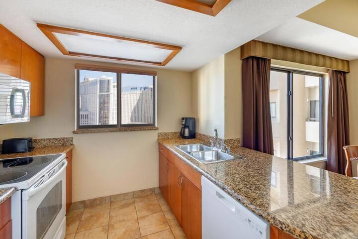 2bdrm | Polo Towers Vegas gallery image 4