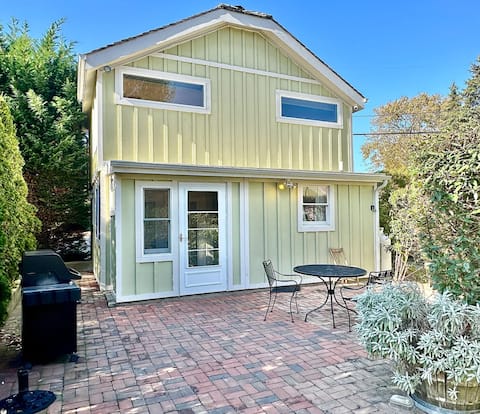 Seabreeze #3: Cozy cottage by the beach