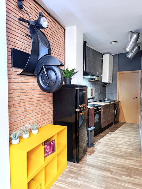 "Live the Exclusive" Industrial Studio in Segorbe