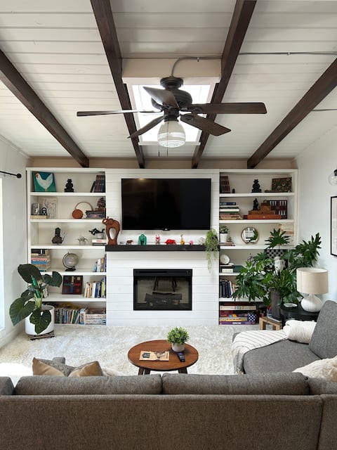 Boho Bungalow | Walk to Downtown & UC Davis