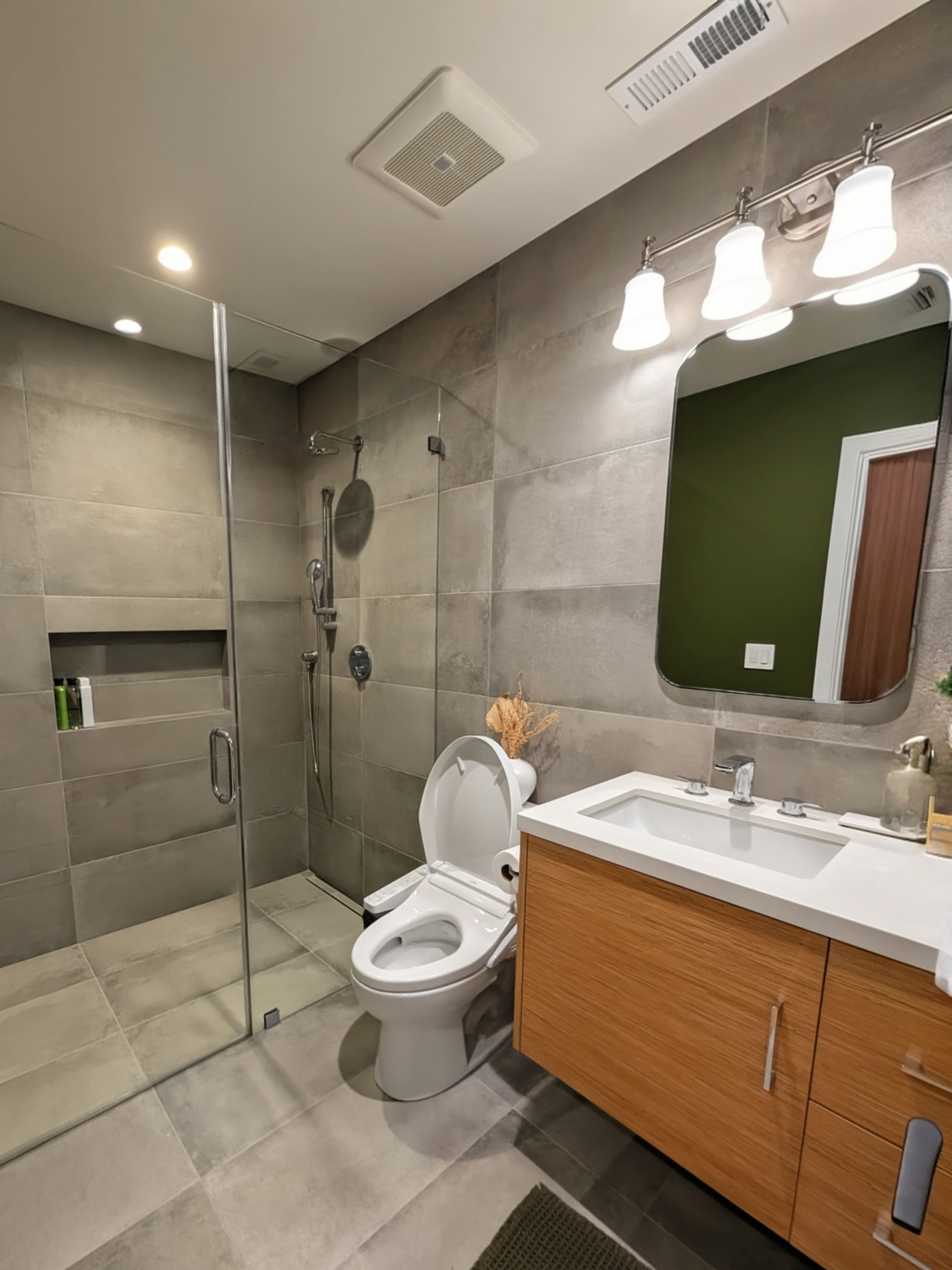 Home in San Francisco · ★5.0 · 1 bedroom · 2 beds · 1 bath - Image 8