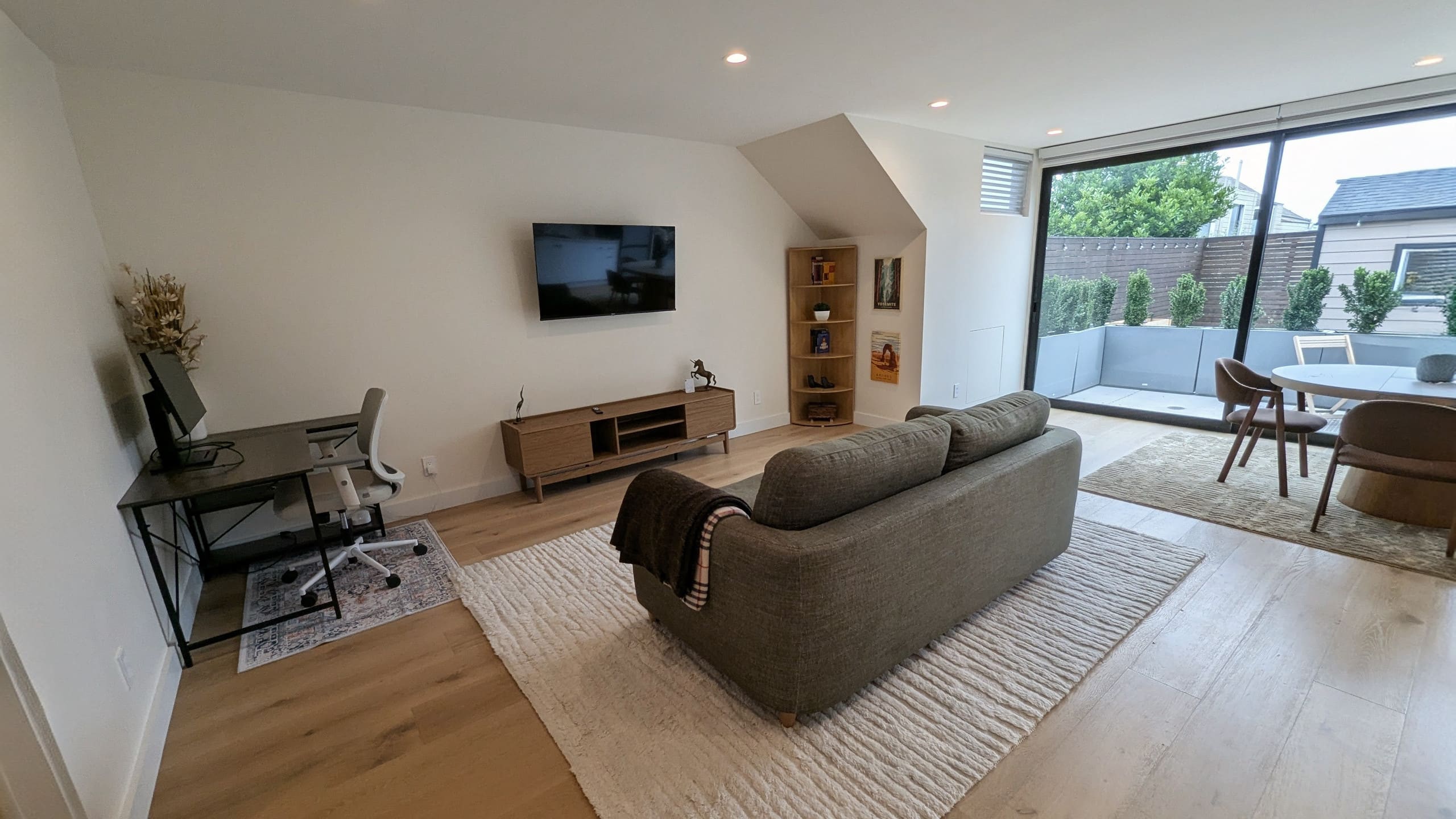 Home in San Francisco · ★5.0 · 1 bedroom · 2 beds · 1 bath - Image 3