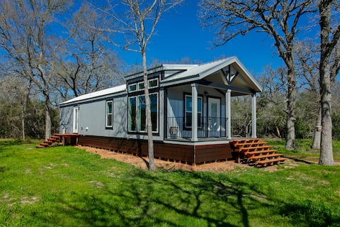 2br / 1ba Private Farmhouse