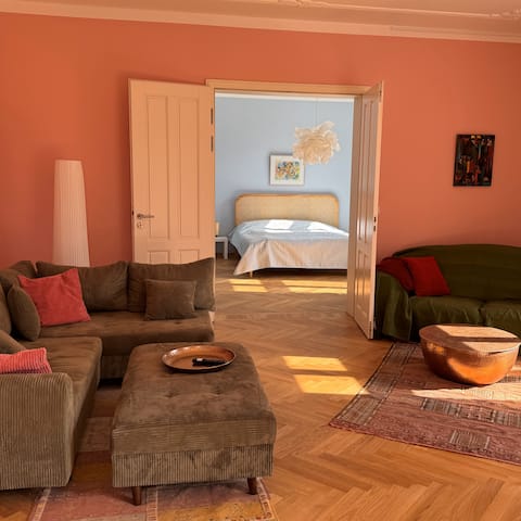 Top Airbnb: Spacious and stylish, quiet yet central - enjoy! in Mitte