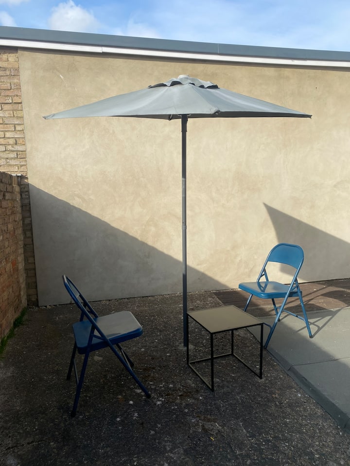 1 Double Bed House And Sofa Bed With A Garden - Sittingbourne