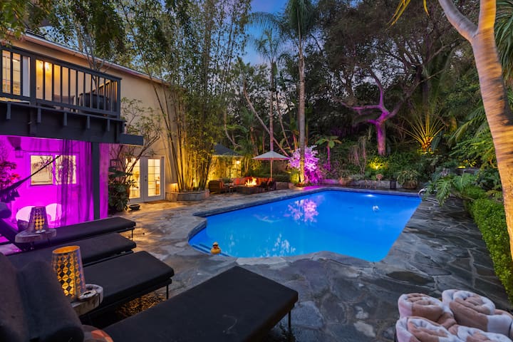 Luxury Resort Style- Heated Pool- Jacuzzi- Firepit