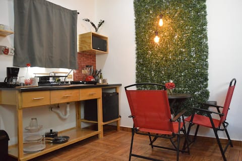Top performing Airbnb: D4 P/A no garage near 3 plazas, Mpal palace. in Los Mochis