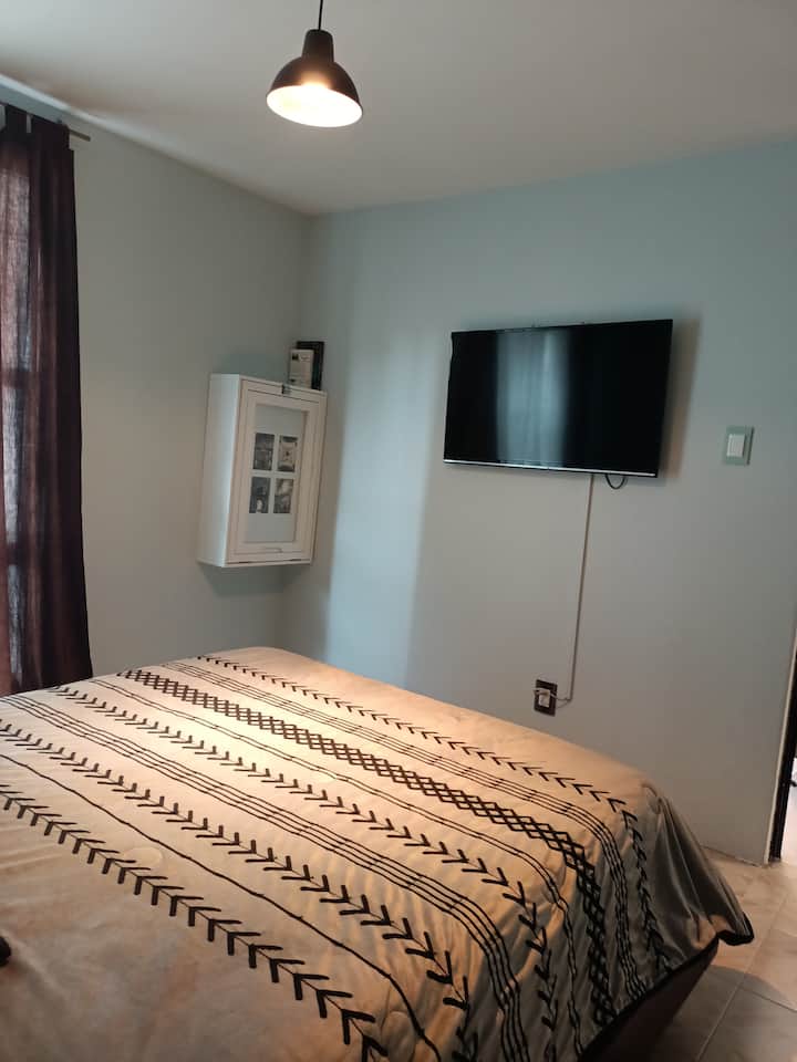 Chumba cha kwanza cha kulala/ Chumba cha kwanza cha kulala
Kitanda cha watu wawili/ Kitanda cha watu wawili