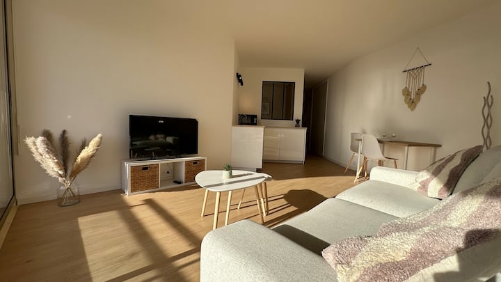 Appartement Vue Mer – Plage à 50m - Free Parking - Saint-Laurent-du-Var