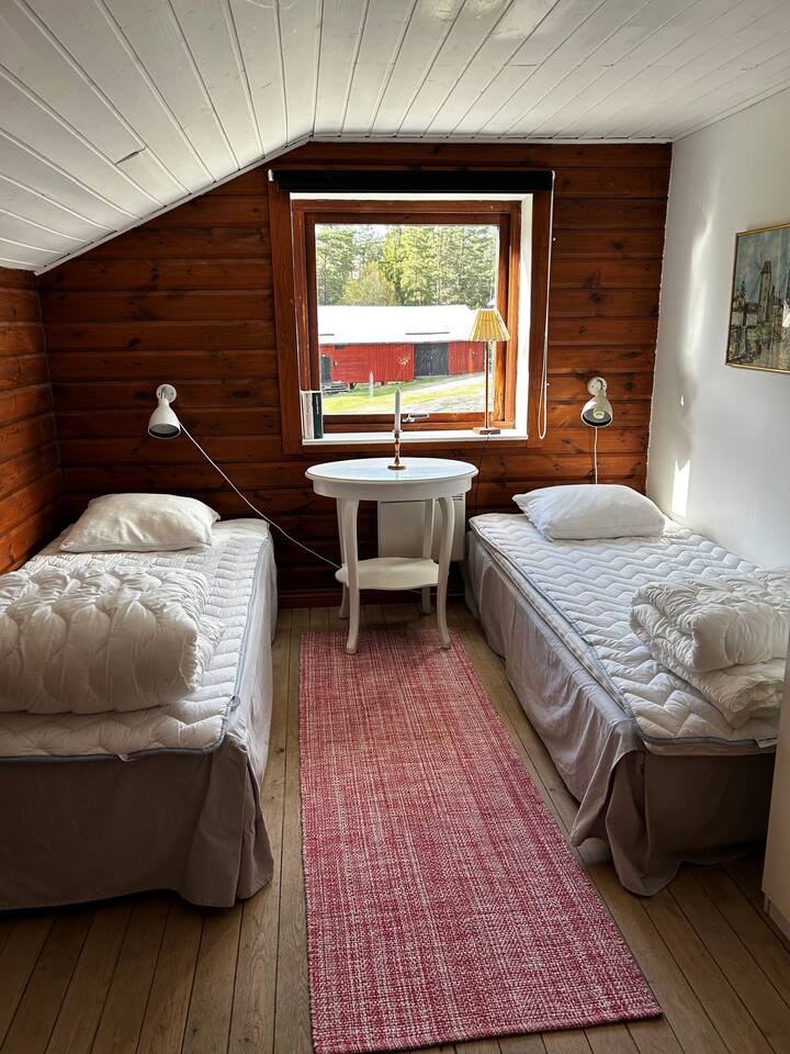 Schlafzimmer 1