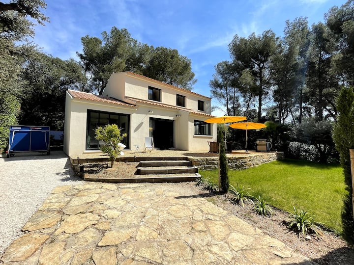 Villa Bord De Mer
1 Mn De La Mer à Pied - Toulon