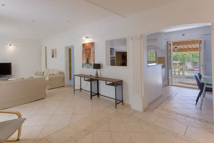 Villa Paisible Avec Piscine Privée à Cannes - Le Cannet
