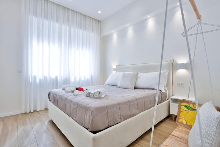 Guesthost - Style Vomero House - Napoli, İtalya