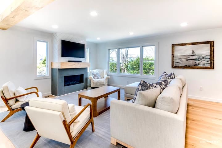 Newly Renovated Home With Pool - Montauk, NY