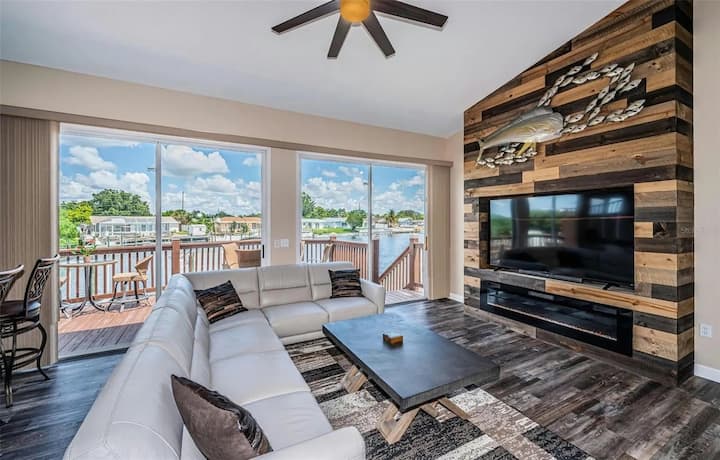 Waterfront Fishing Paradise - New Port Richey, FL