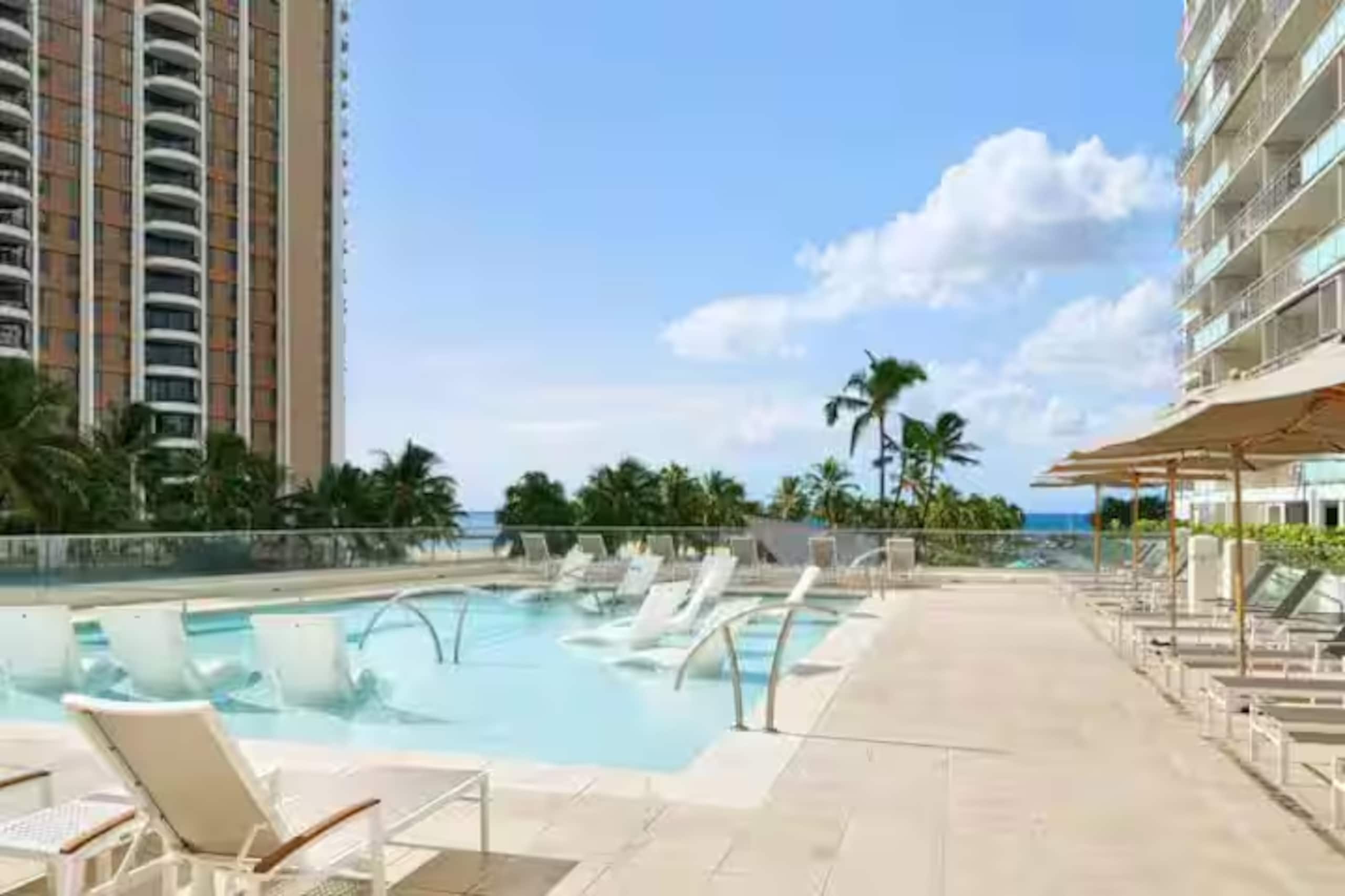 New Listing OceanView Ilikai Waikiki Resort Condo - Image 29