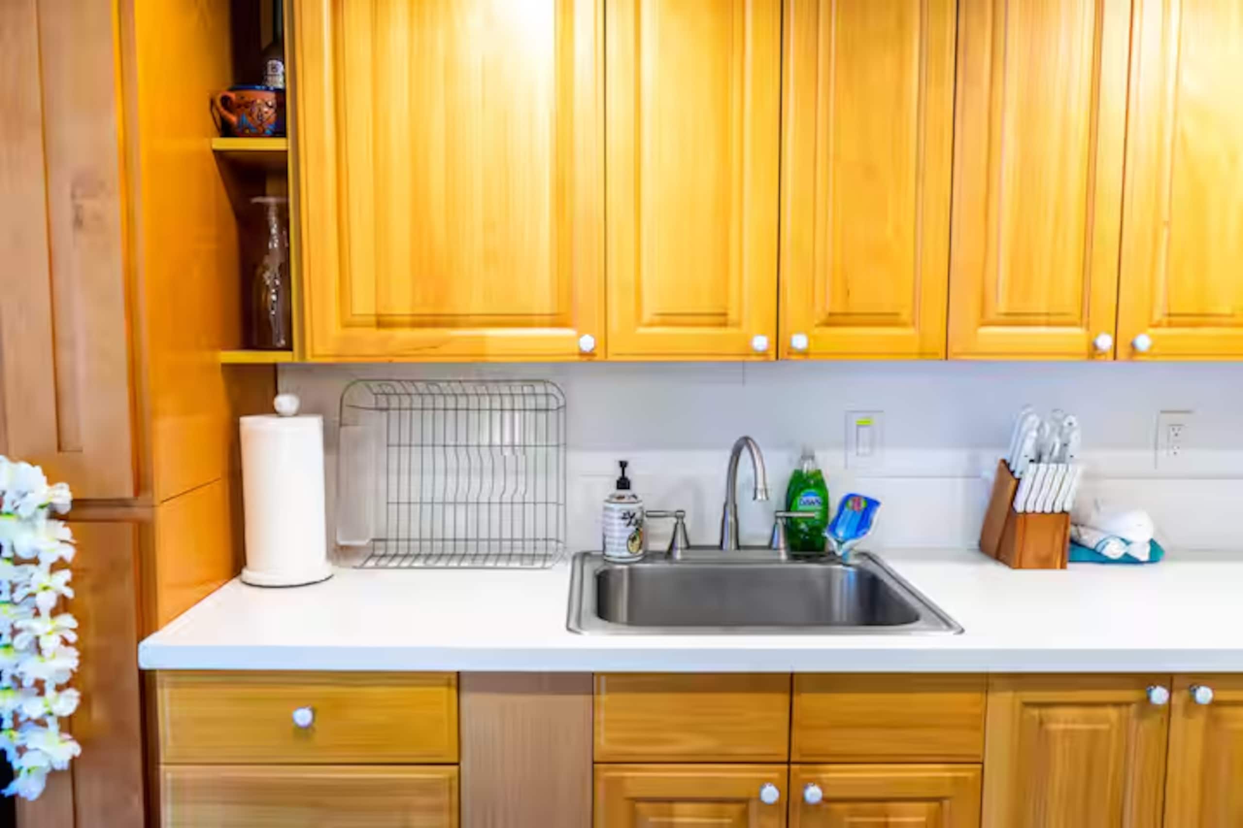 New Listing OceanView Ilikai Waikiki Resort Condo - Image 12
