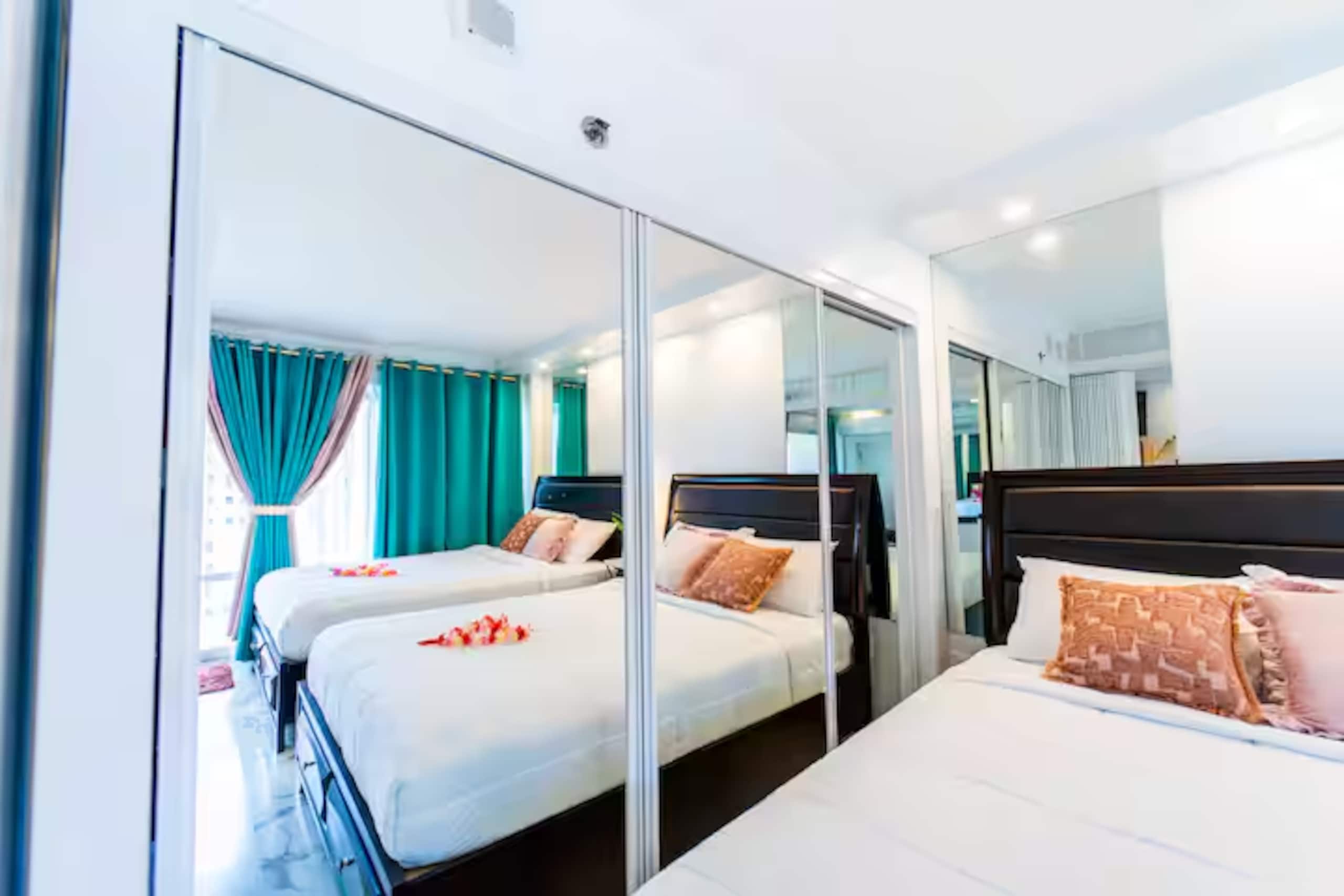 New Listing OceanView Ilikai Waikiki Resort Condo - Image 18