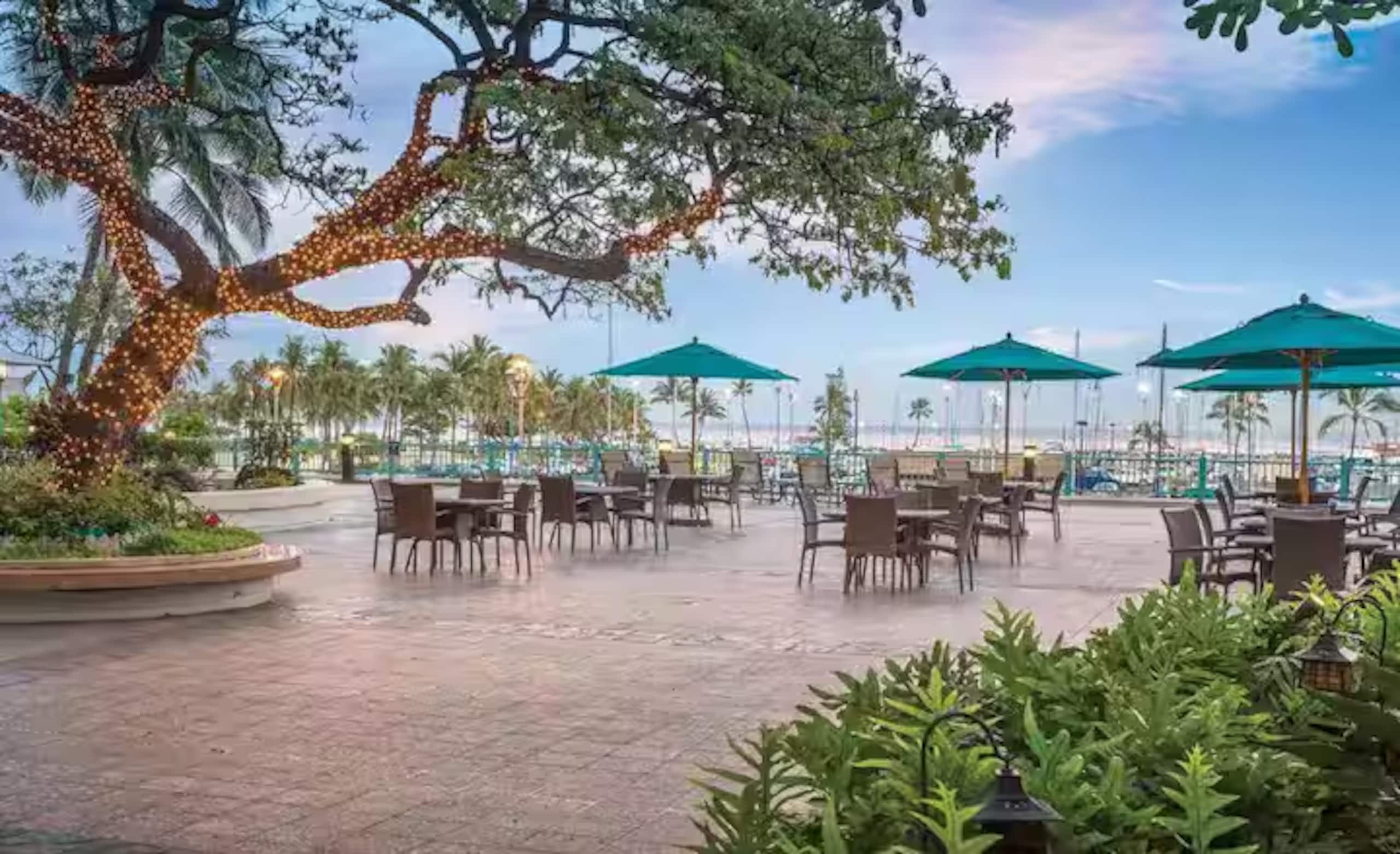 New Listing OceanView Ilikai Waikiki Resort Condo - Image 40