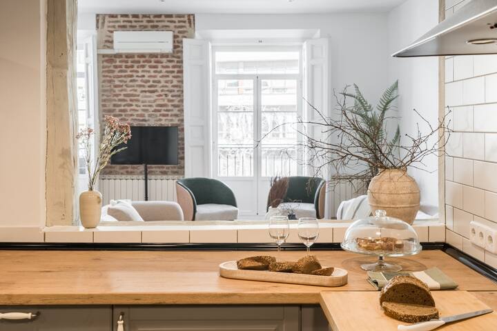 Superchic apartment gallery image 3