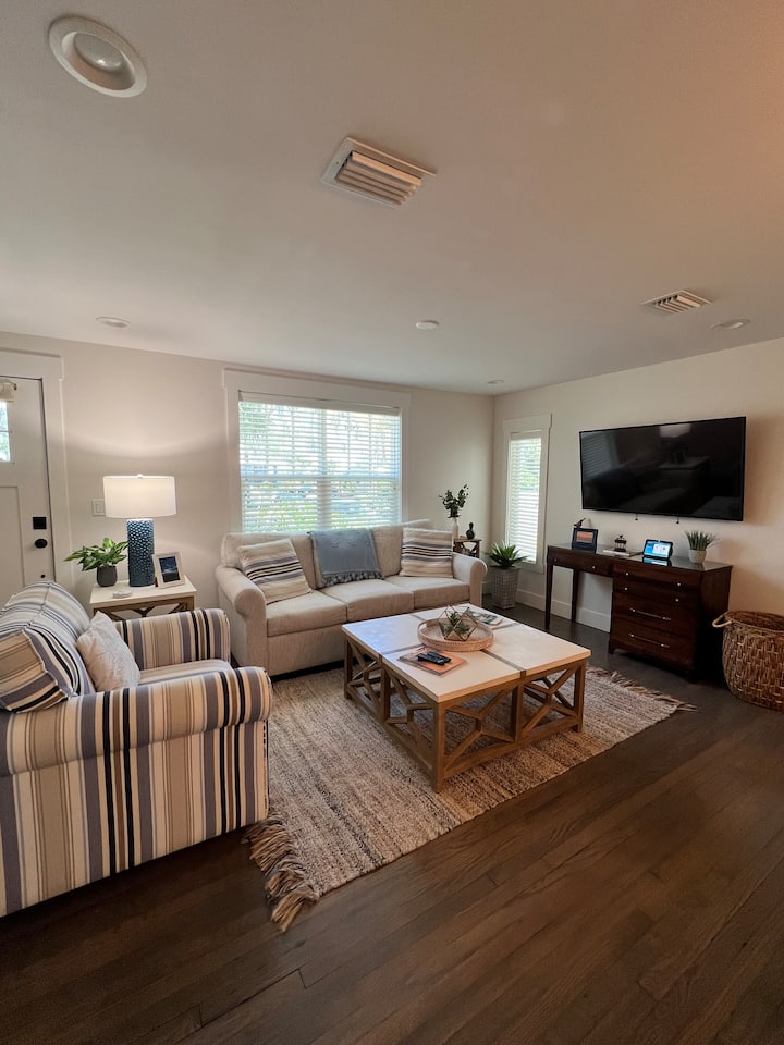 Country Club Abode - Brunswick, GA