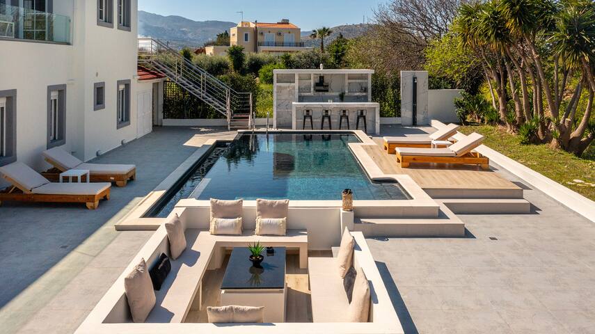 Villa Irene Royale | Pool | Sea View | Free Cruise