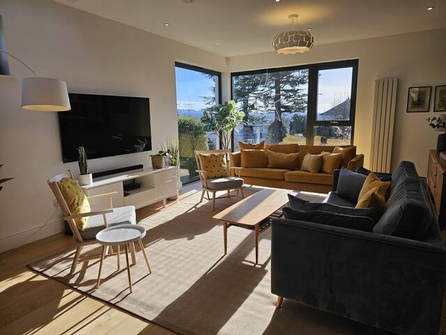 Kaimes Bright Garden Getaway gallery image 2