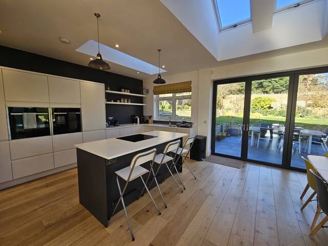 Kaimes Bright Garden Getaway gallery image 3