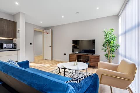 Top performing Airbnb: Spacious Luxury | City Views | Parking | in Jewellery Quarter