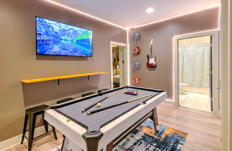 Lux East Nash Retreat/11 Beds gallery image 2