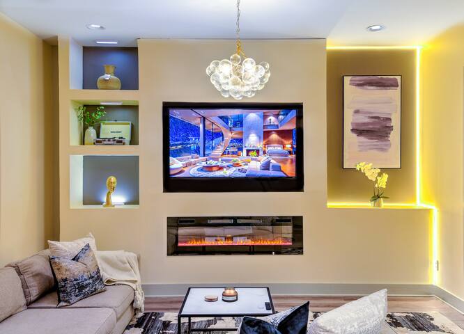 Lux East Nash Retreat/11 Beds gallery image 5