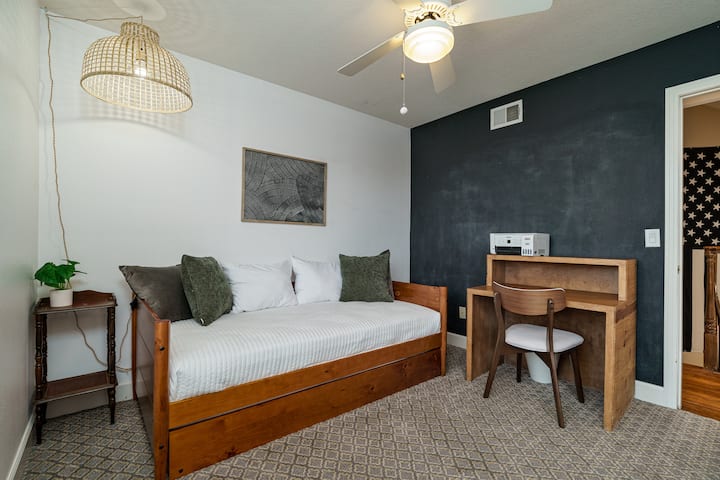 საძინებელი 4