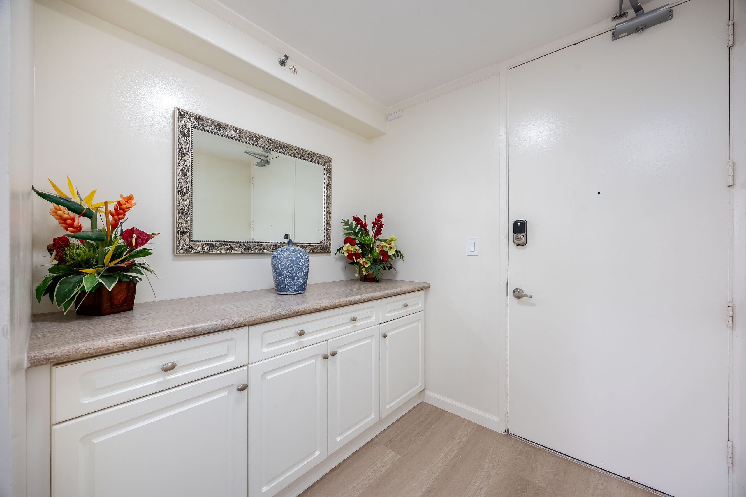 Condo in Honolulu · ★4.77 · 1 bedroom · 3 beds · 1 private bath - Image 17