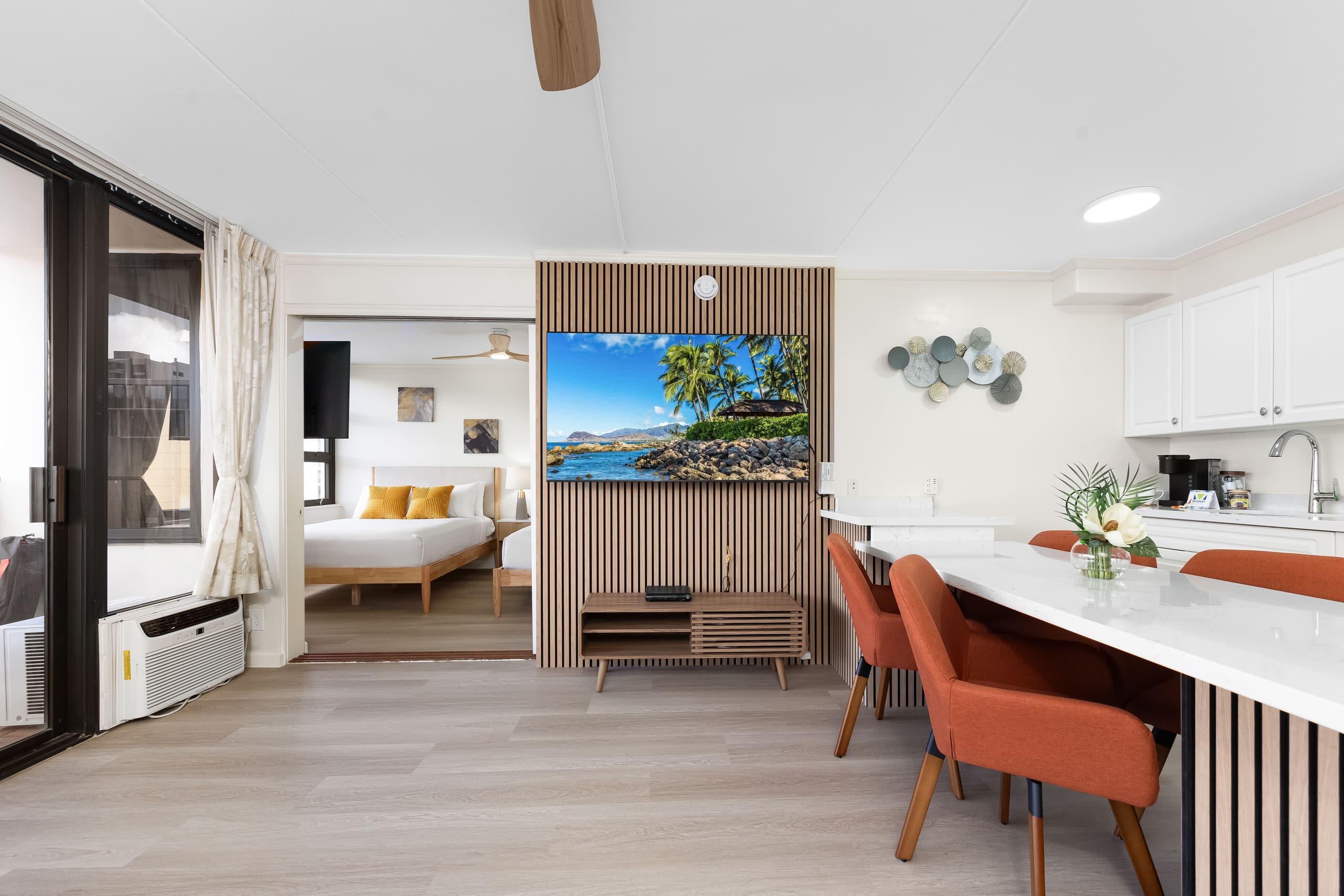 Condo in Honolulu · ★4.77 · 1 bedroom · 3 beds · 1 private bath - Image 29