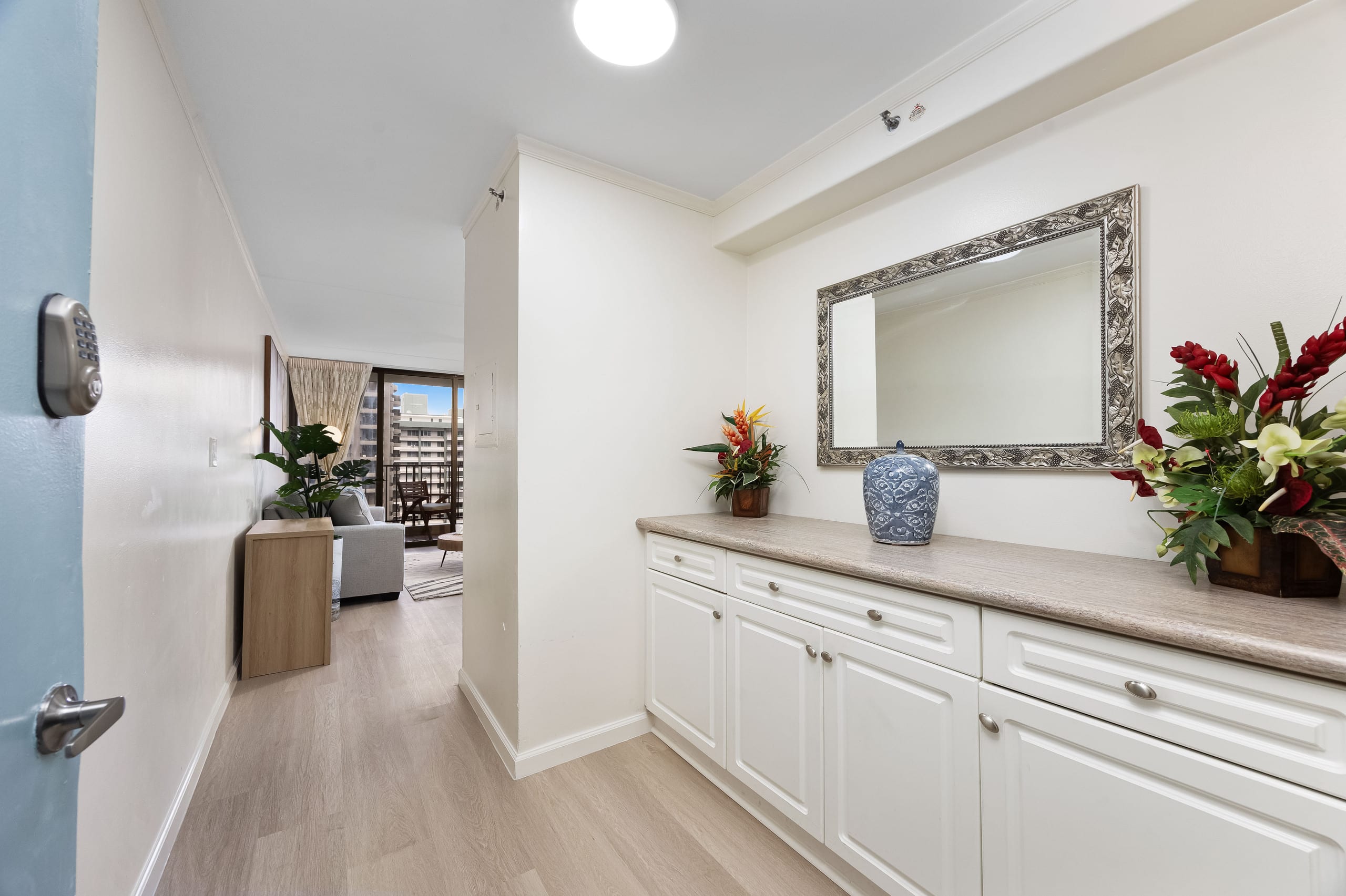 Condo in Honolulu · ★4.77 · 1 bedroom · 3 beds · 1 private bath - Image 16